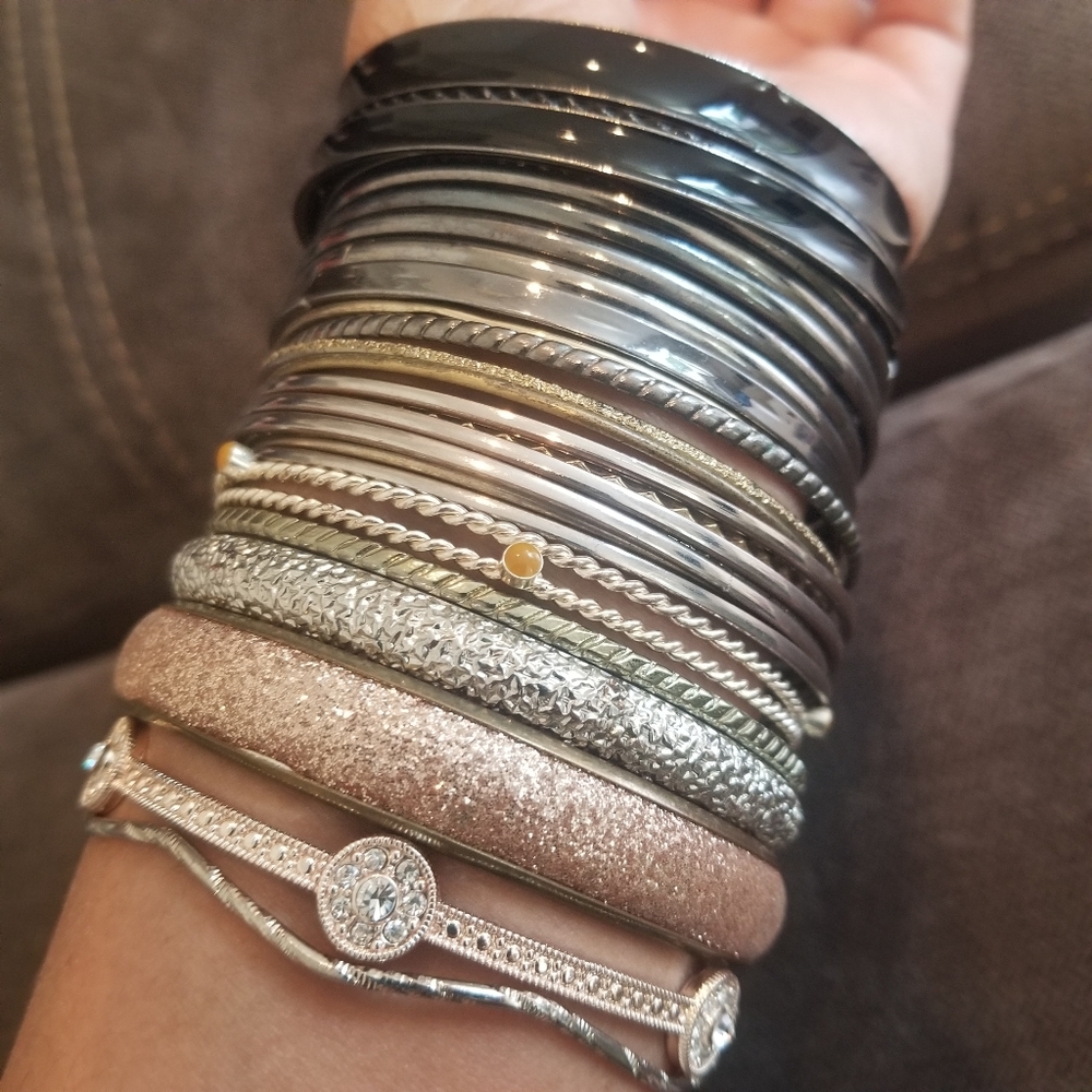 Bangle Lot Multi colored Metal Bracelet Bundle 28 Pieces